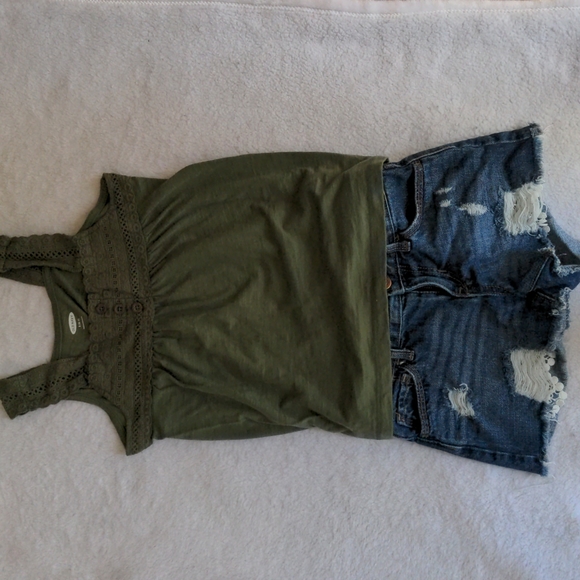 Old Navy outfit - Picture 2 of 4